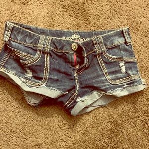 Almost famous, Jean shorts